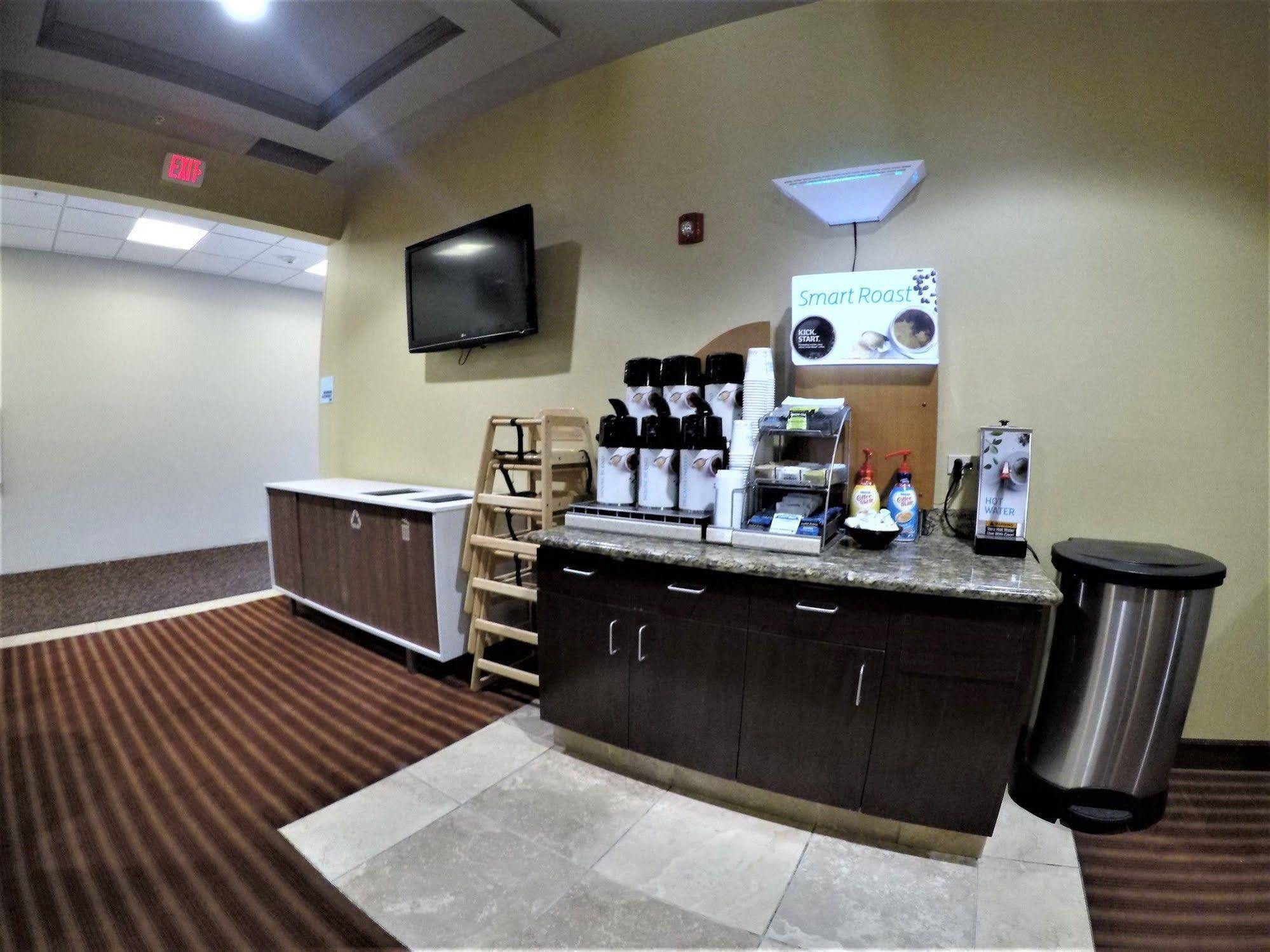 Holiday Inn Express Hotel & Suites Napa Valley-American Canyon By Ihg Exterior foto